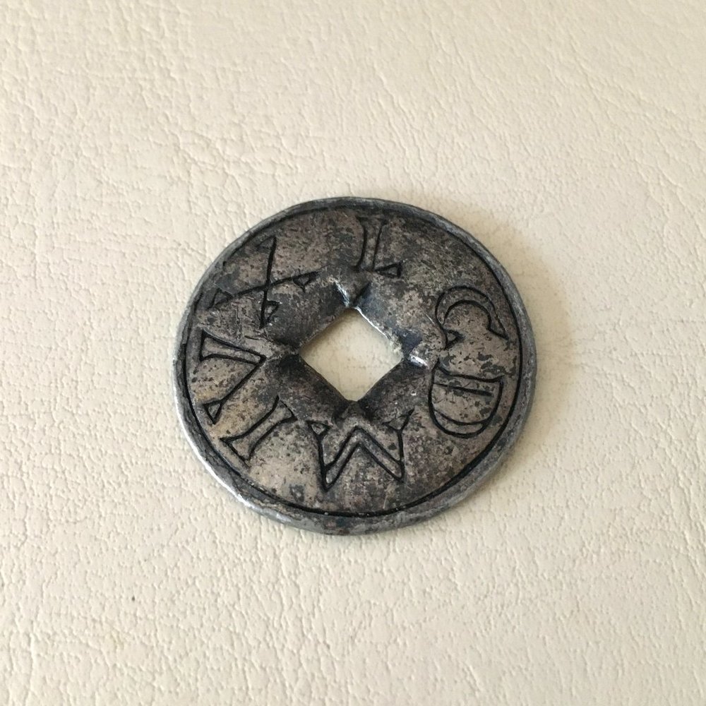 Vintage 90s Roman Numeral Pendant | Dark Academia Whimsical Scholar Aesthetic